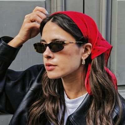 e l a's profile picture