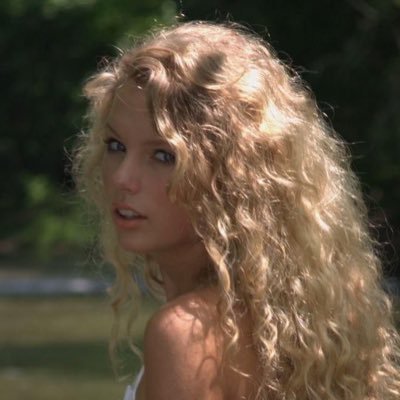 moontosaturn13's profile picture