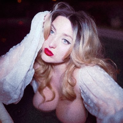 LoveGoddessLace's profile picture