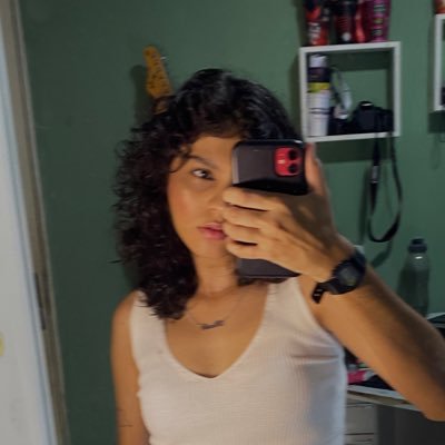 katythrone's profile picture