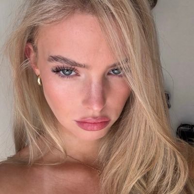 elisa's profile picture