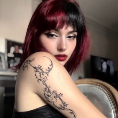 𝔪𝔦ᴋ𝔞 !!'s profile picture
