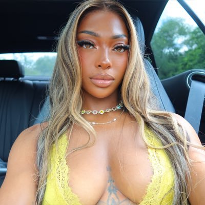 BIG MAMA ᥫ᭡'s profile picture