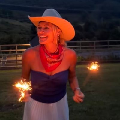 Amanda Ross Mazey's profile picture