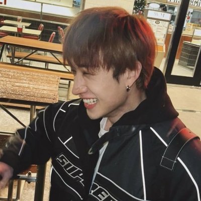 Luniᶜᵃᵐ ≷'s profile picture