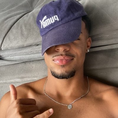 ★'s profile picture