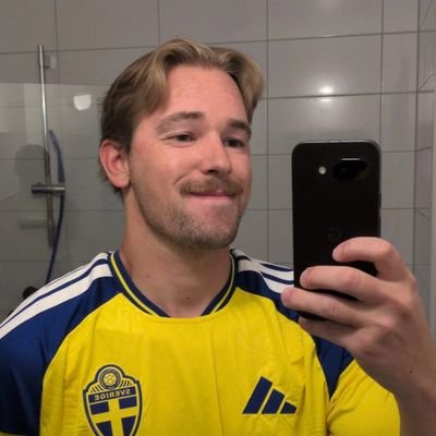 xhejthor's profile picture
