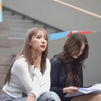 SR's profile picture