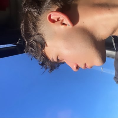 𝑯𝒐𝒏𝒆𝒚𝒃𝒆𝒆 ✿'s profile picture
