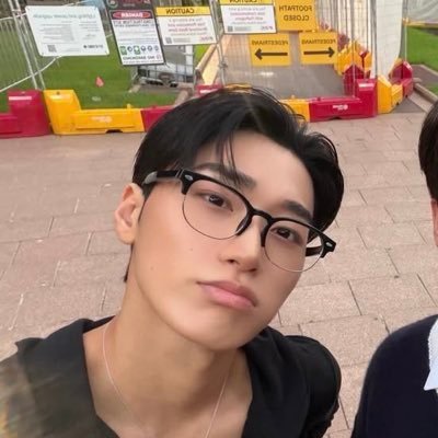 lulu ᶻ 𝗓 𐰁 is seeing ateez's profile picture
