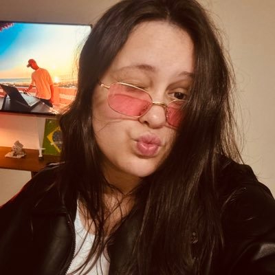 nat, psicologa da hayley williams's profile picture