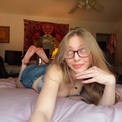 Em's profile picture