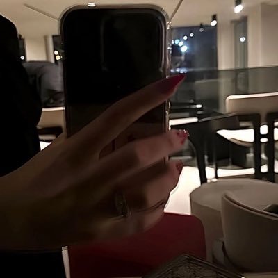 u's profile picture