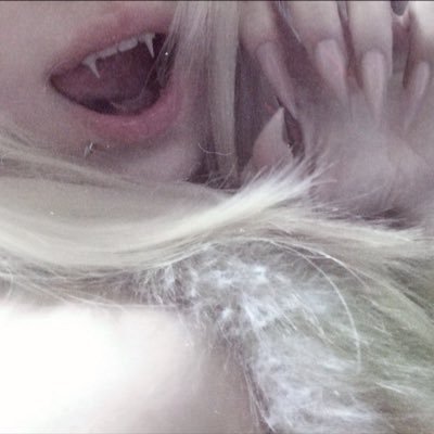 irisinlia's profile picture