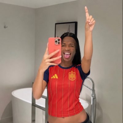 lau's profile picture