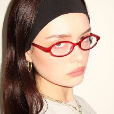 thay's profile picture