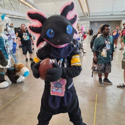Bubbles Axolotl 💜🖤's profile picture