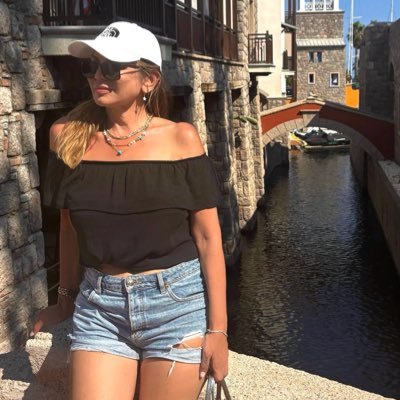 η i ℓ🌙's profile picture