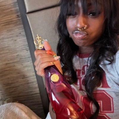 h✮nesty thee liar's profile picture