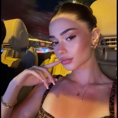 meryinthehouse's profile picture