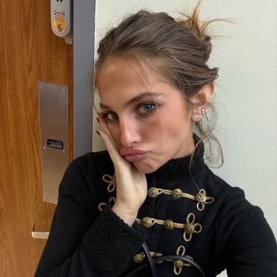 Lluckygirllll's profile picture