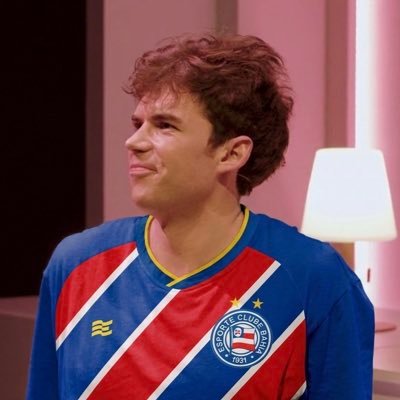 finha cadela do Luke Newton 💌's profile picture