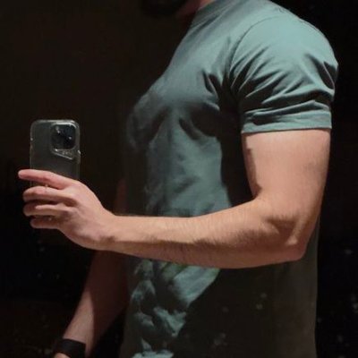 عمك ⛔ خطر's profile picture