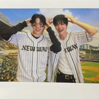 R H O's profile picture