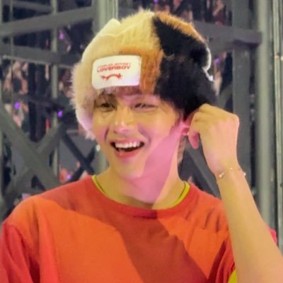 manu⁷ ON TOUR 🪭's profile picture