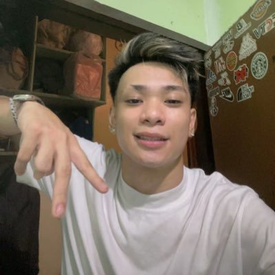 R𝓔M👑's profile picture