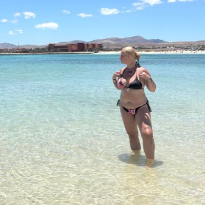 chlo 🍓's profile picture