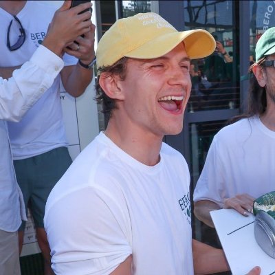 thi's profile picture