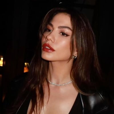 calmebarellla's profile picture
