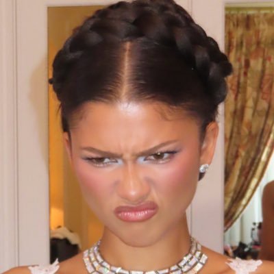 wisegirlesque's profile picture
