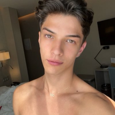 leo_twinki's profile picture