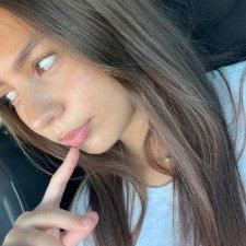 EllaHQ01's profile picture