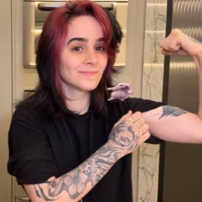 tatuagem no braço da moonkase's profile picture