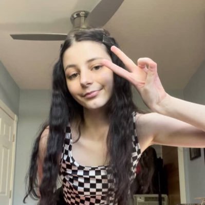 Emiryplummer_'s profile picture