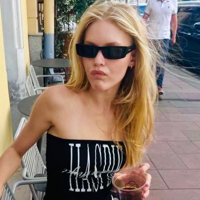 denissadiaries's profile picture