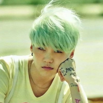 mer 🍷 seeing bts in paris's profile picture