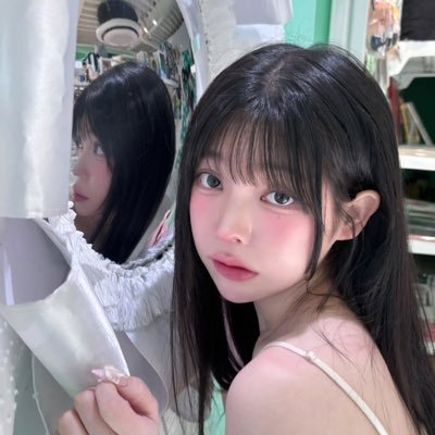 elara ๐ป's profile picture