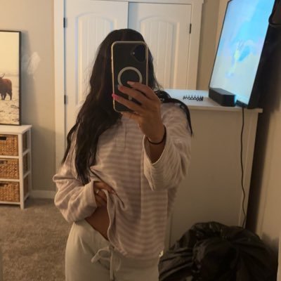 🅴🅻🅴🅽🅰's profile picture