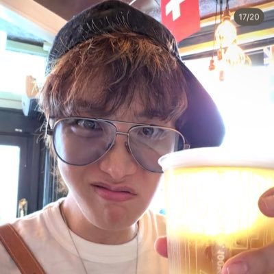 outrokkura's profile picture