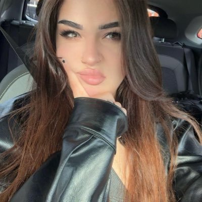 vi ٠࣪⭑19's profile picture