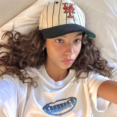 maria 𝜗𝜚's profile picture