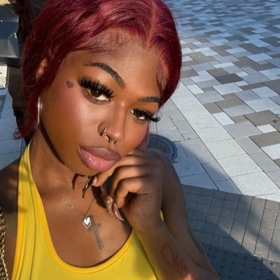 MONA J 🎀's profile picture