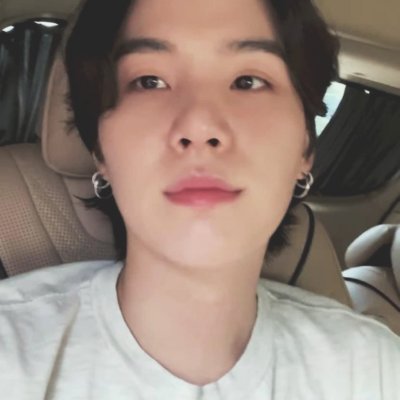 madu៹'s profile picture