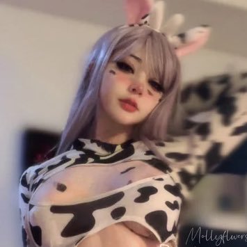 mollyflwrs's profile picture