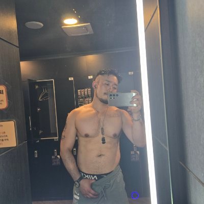 늑돌이's profile picture