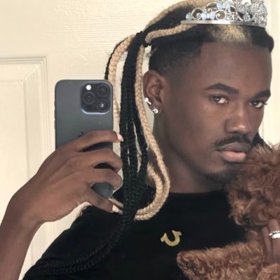 JOAN OF ART's profile picture